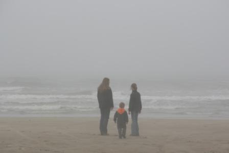 Ithana, Talaja und Marnas am Strand